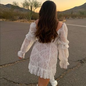 FOR LOVE & LEMONS nude with white lace dress